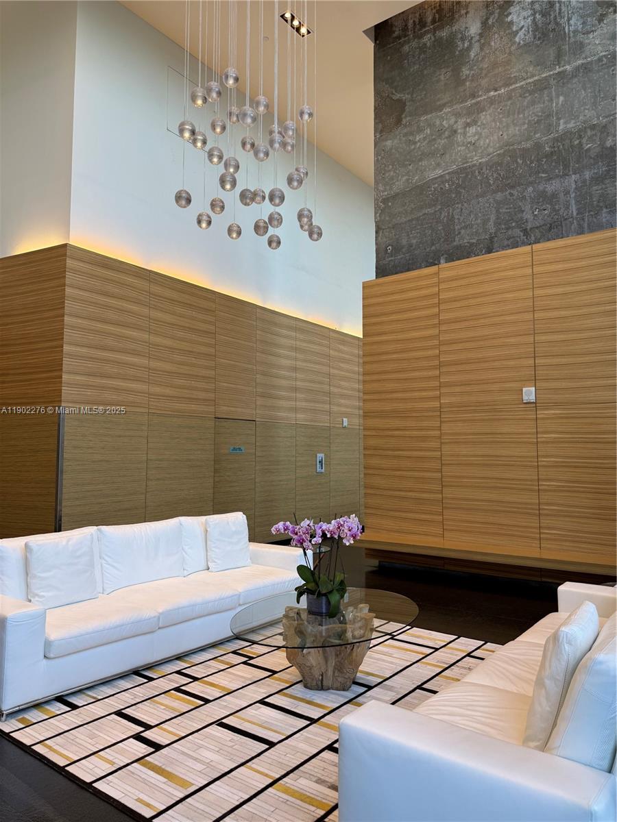 888 Biscayne Blvd #4704, Miami FL 33132
