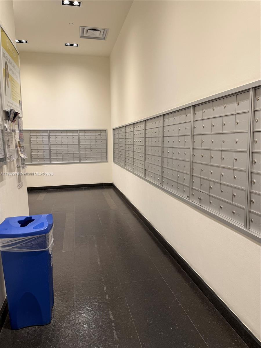 888 Biscayne Blvd #4704, Miami FL 33132