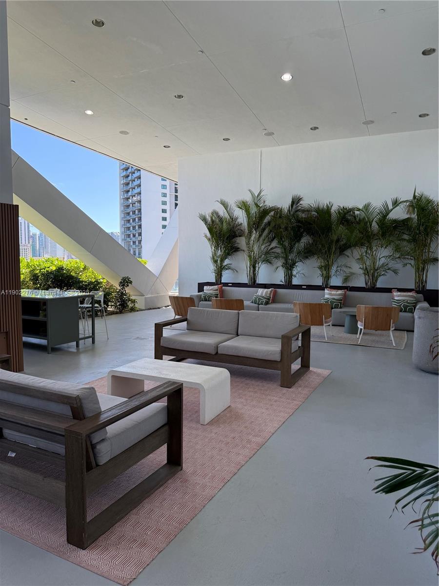 888 Biscayne Blvd #4704, Miami FL 33132