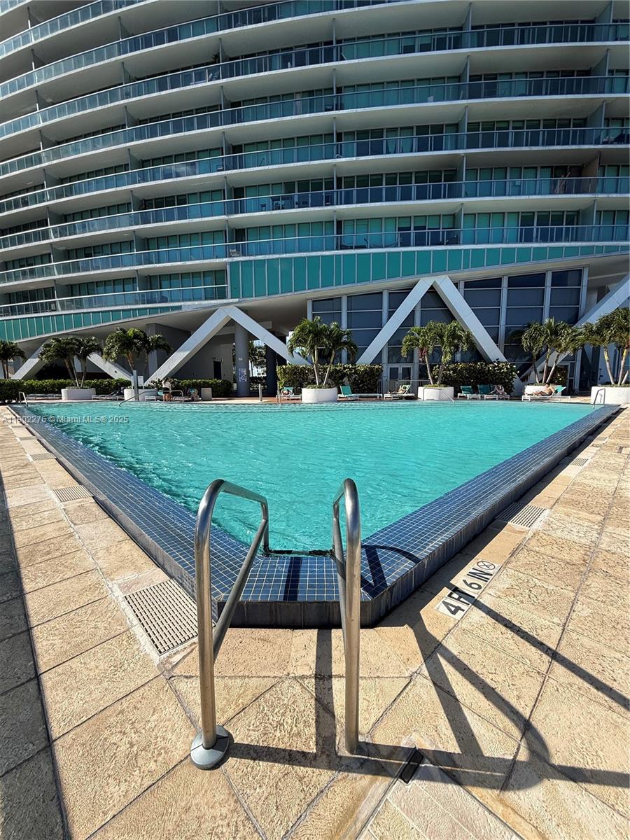 888 Biscayne Blvd #4704, Miami FL 33132