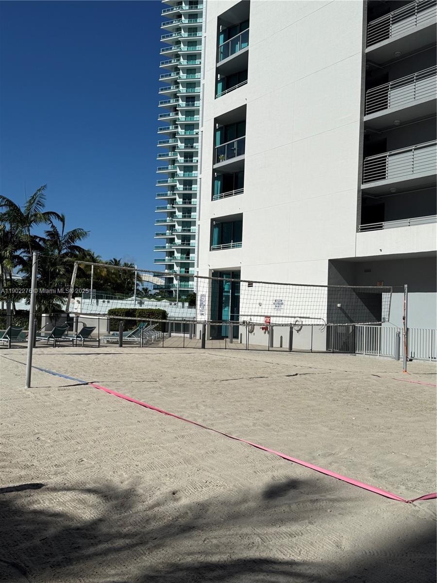 888 Biscayne Blvd #4704, Miami FL 33132