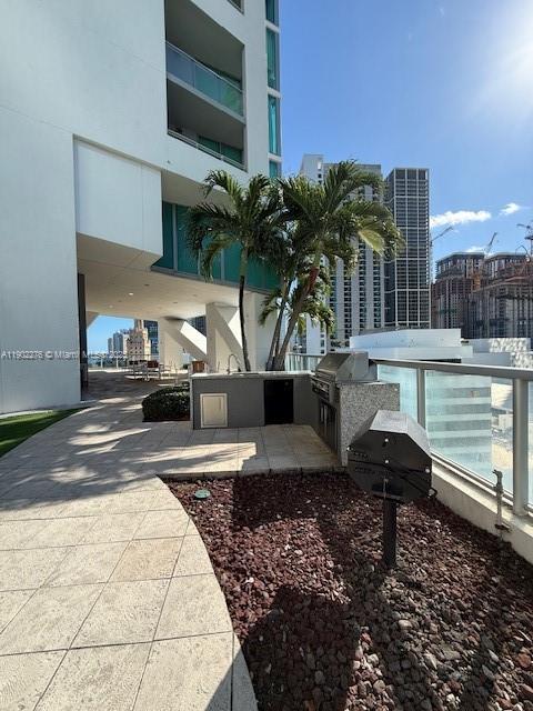 888 Biscayne Blvd #4704, Miami FL 33132