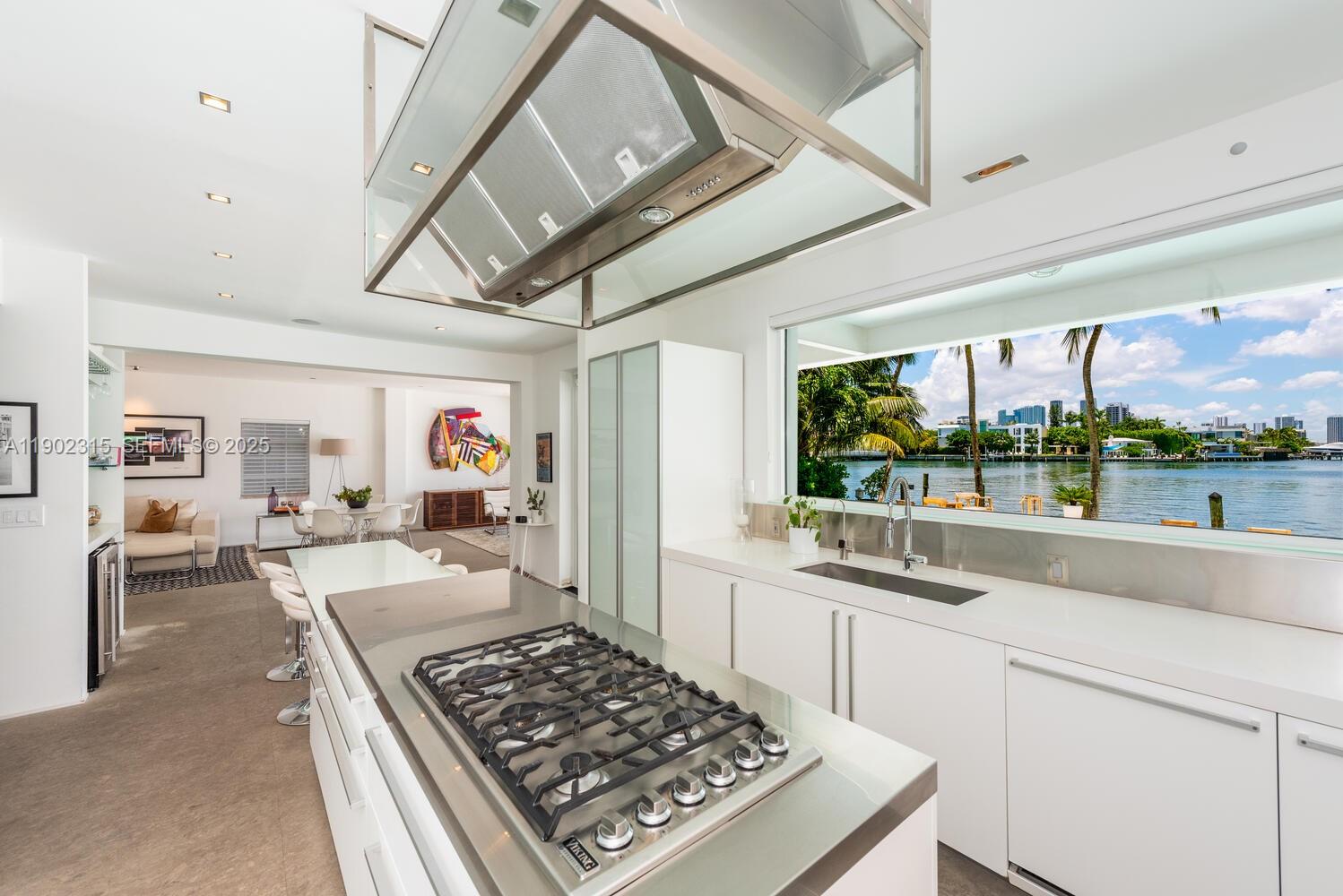 302 W San Marino Dr, Miami Beach FL 33139