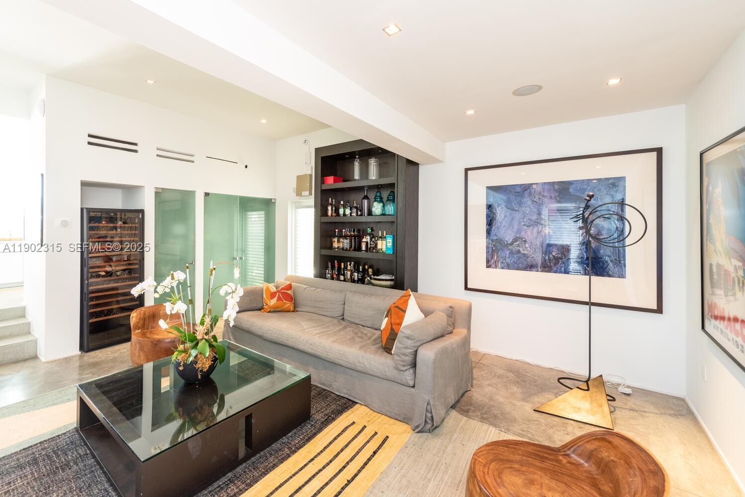 302 W San Marino Dr, Miami Beach FL 33139