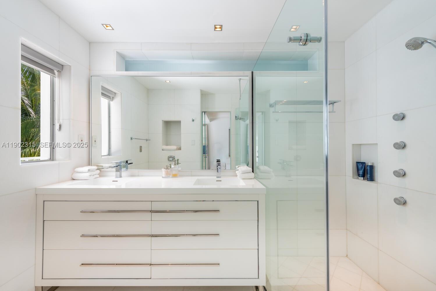 302 W San Marino Dr, Miami Beach FL 33139