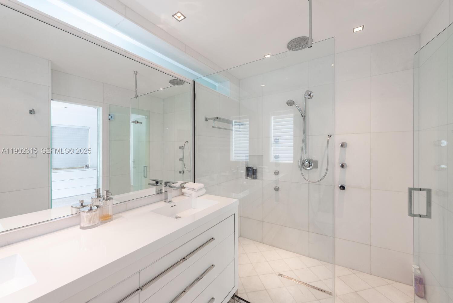 302 W San Marino Dr, Miami Beach FL 33139