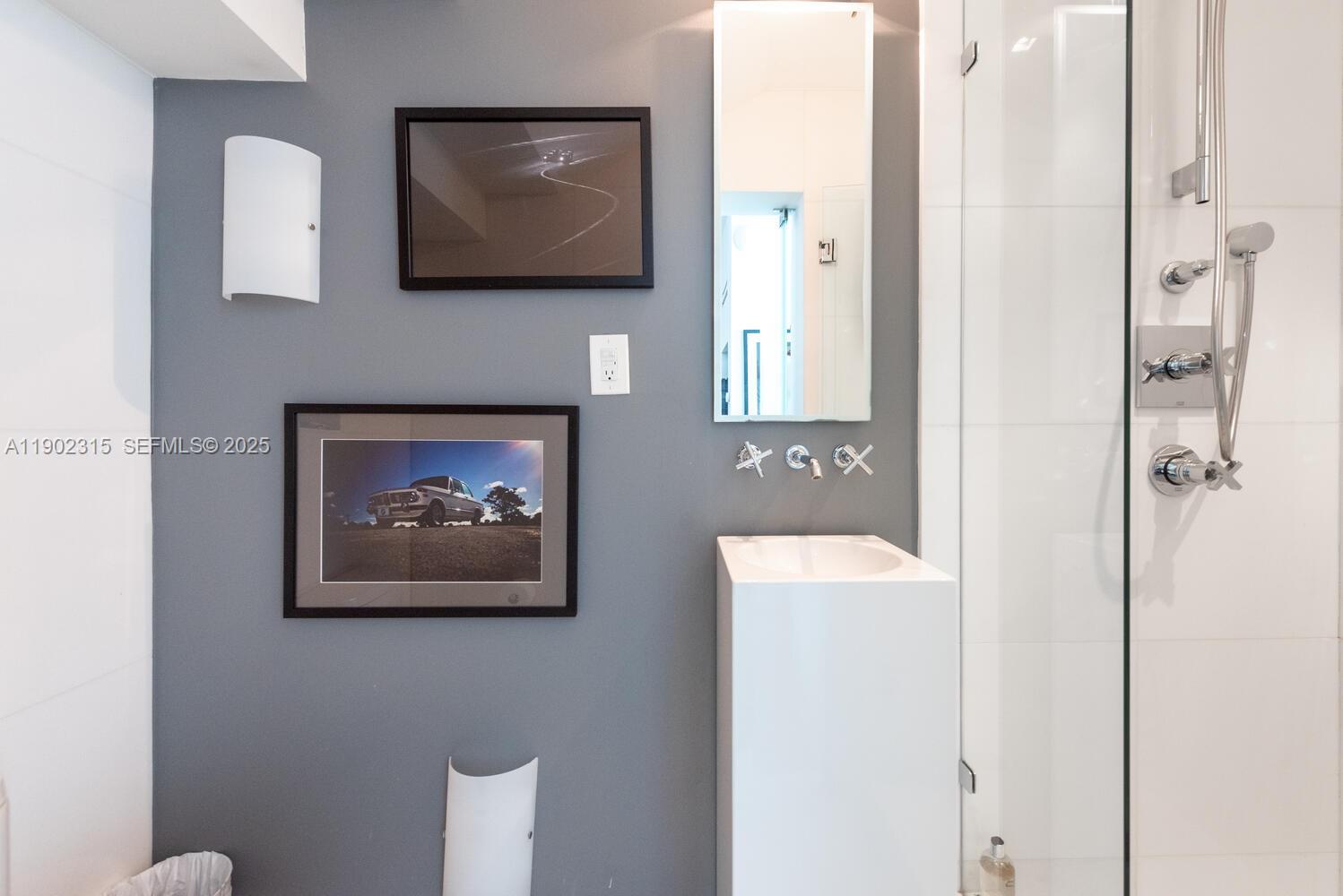 302 W San Marino Dr, Miami Beach FL 33139