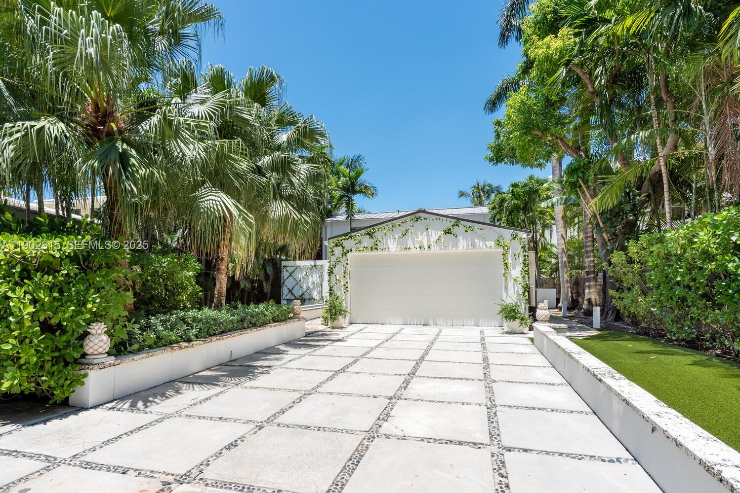 302 W San Marino Dr, Miami Beach FL 33139