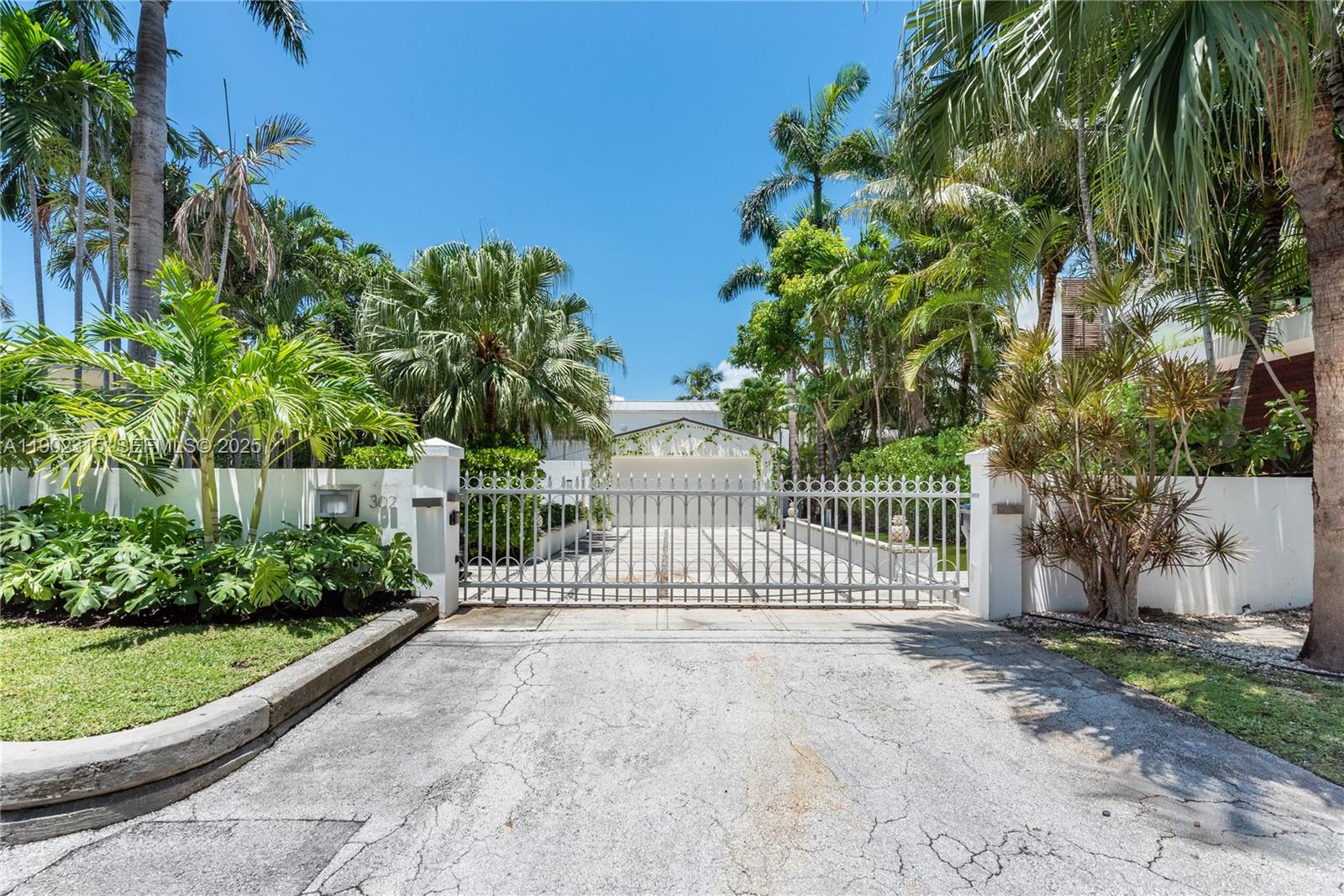302 W San Marino Dr, Miami Beach FL 33139
