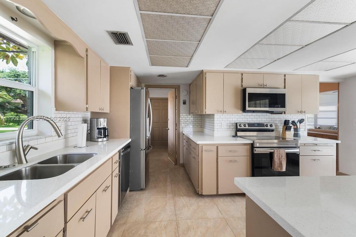 1500 NW 45th St, Pompano Beach FL 33064