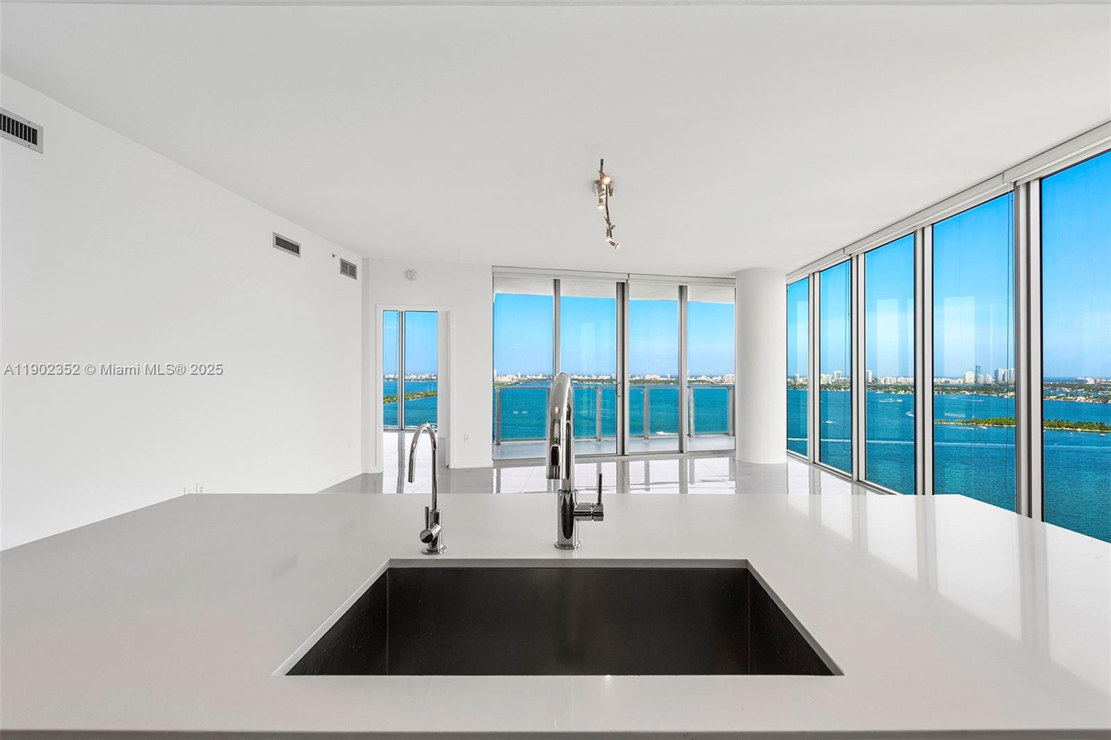2900 NE 7th Ave #2807, Miami FL 33137