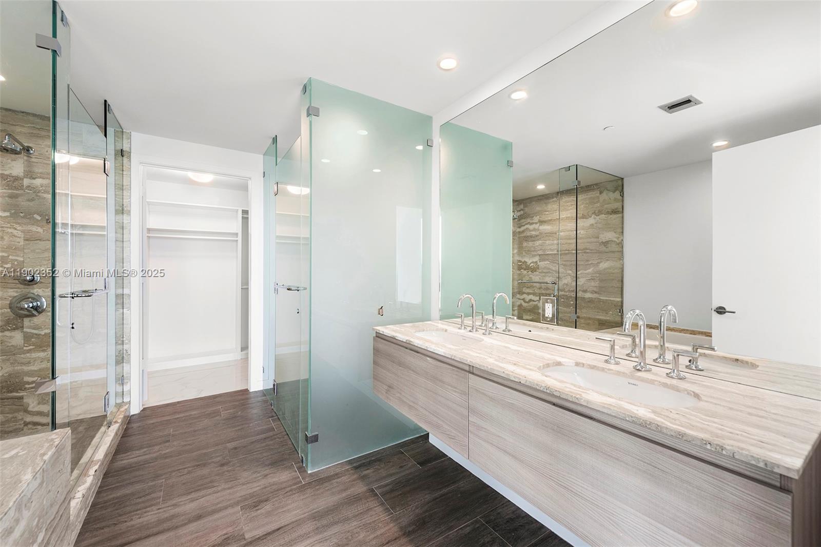 2900 NE 7th Ave #2807, Miami FL 33137
