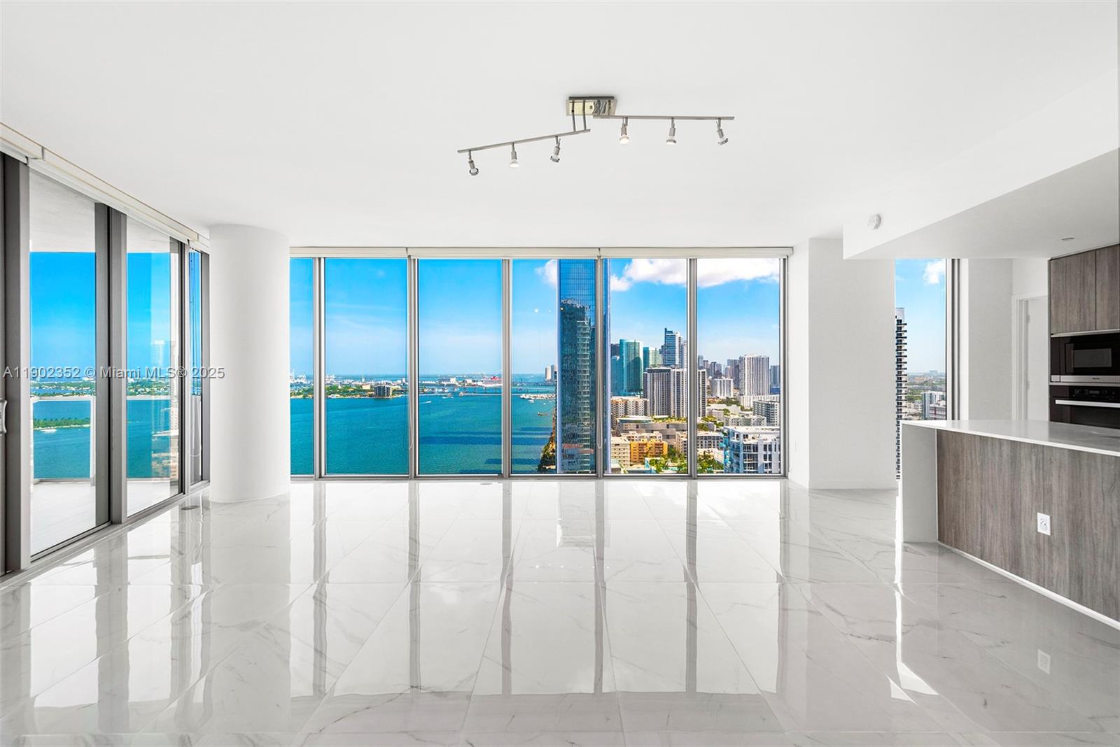 2900 NE 7th Ave #2807, Miami FL 33137