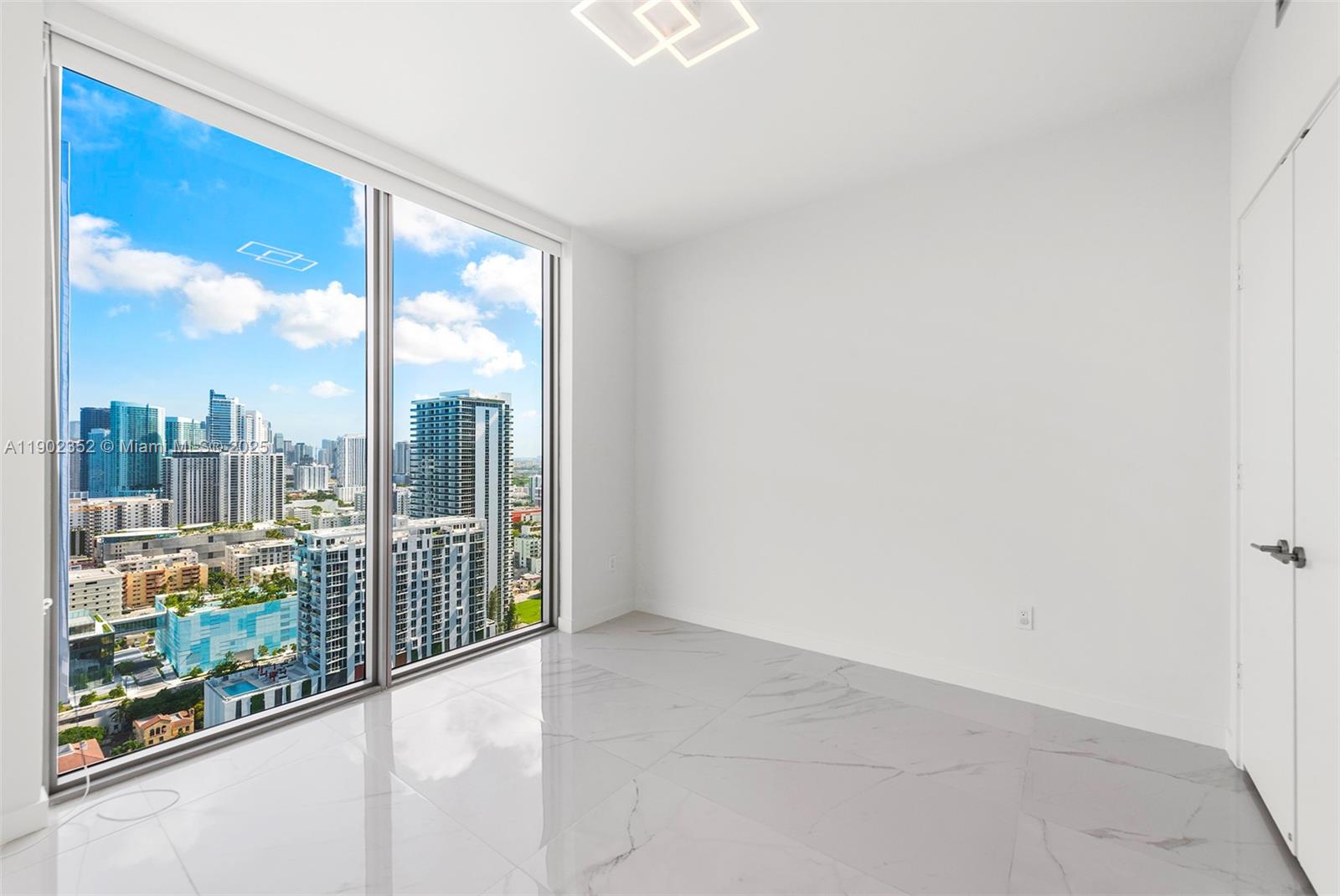 2900 NE 7th Ave #2807, Miami FL 33137