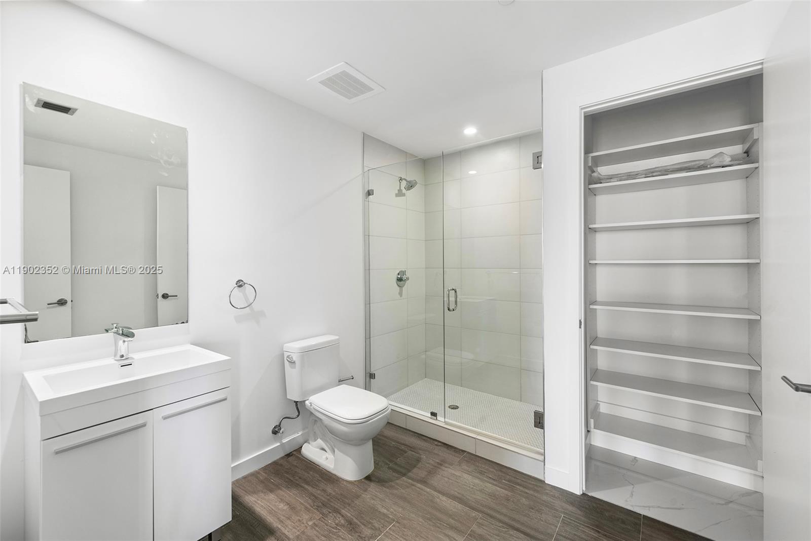 2900 NE 7th Ave #2807, Miami FL 33137