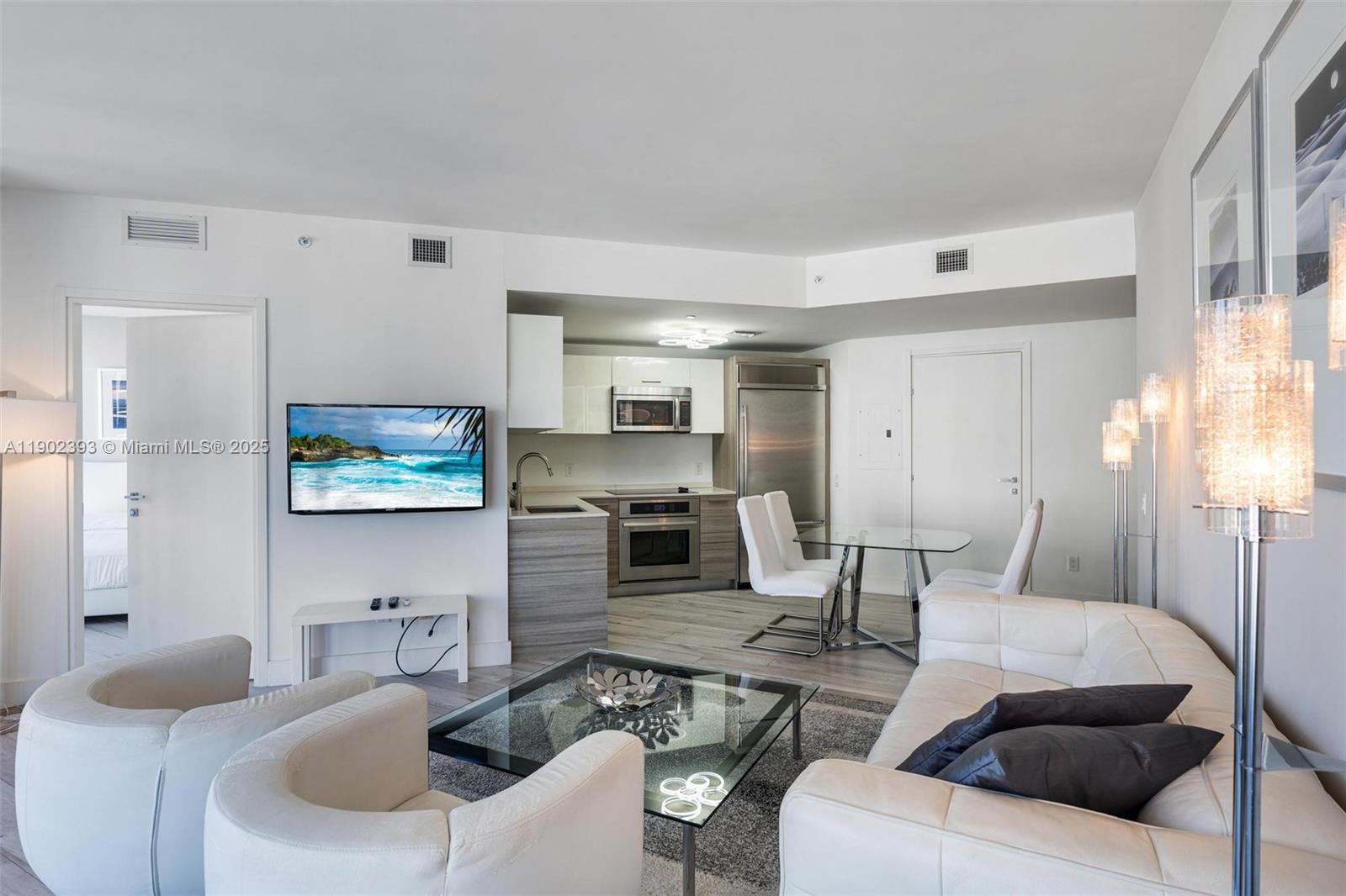 1300 Brickell Bay Dr #3307, Miami FL 33131