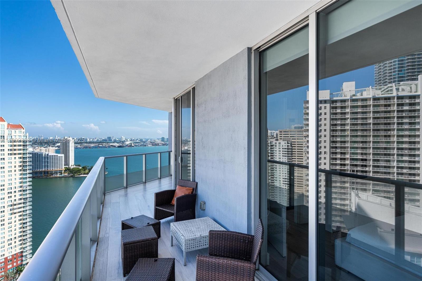1300 Brickell Bay Dr #3307, Miami FL 33131