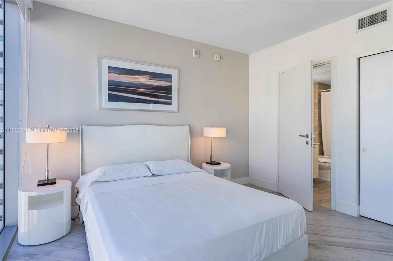 1300 Brickell Bay Dr #3307, Miami FL 33131
