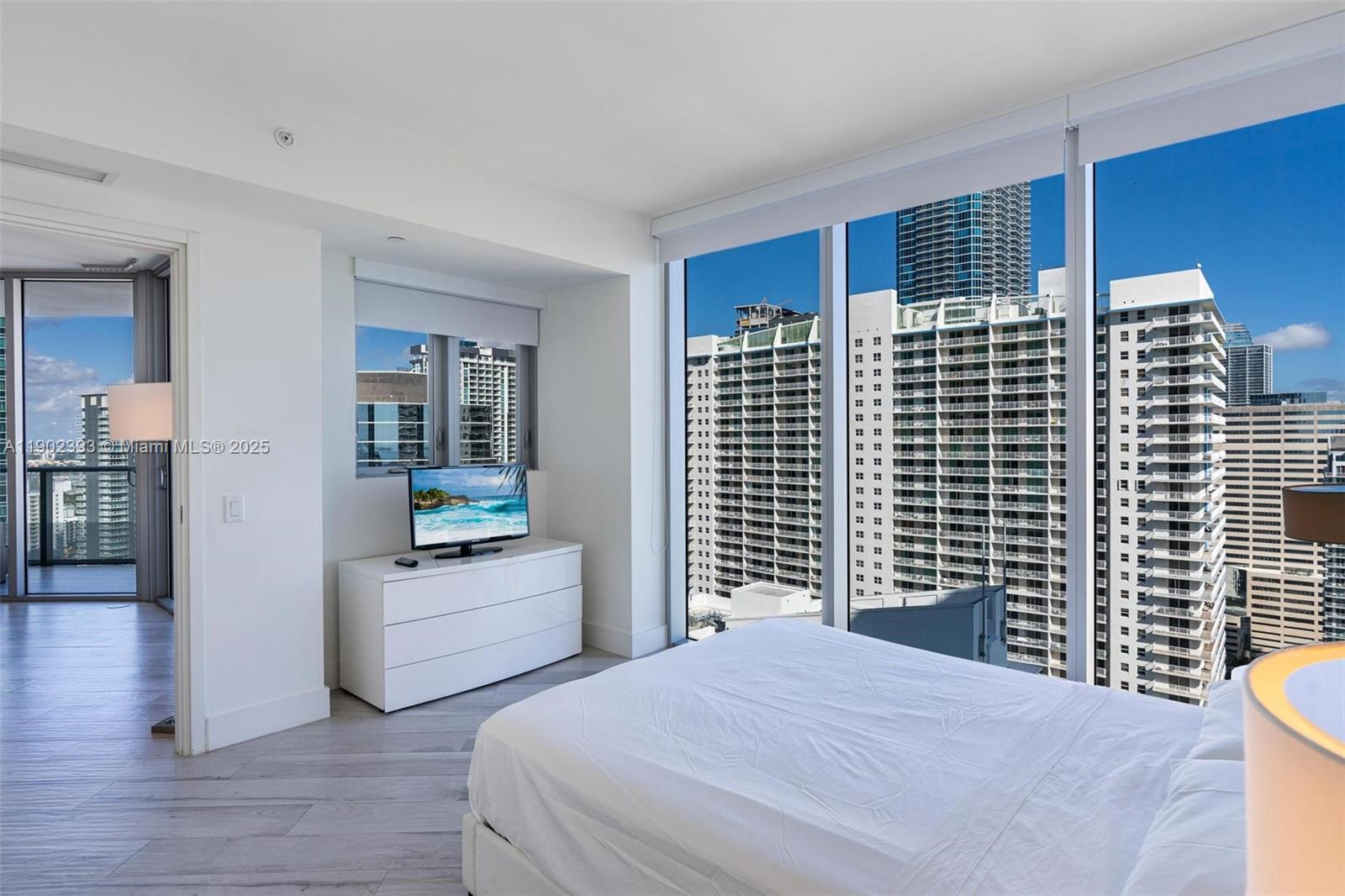 1300 Brickell Bay Dr #3307, Miami FL 33131