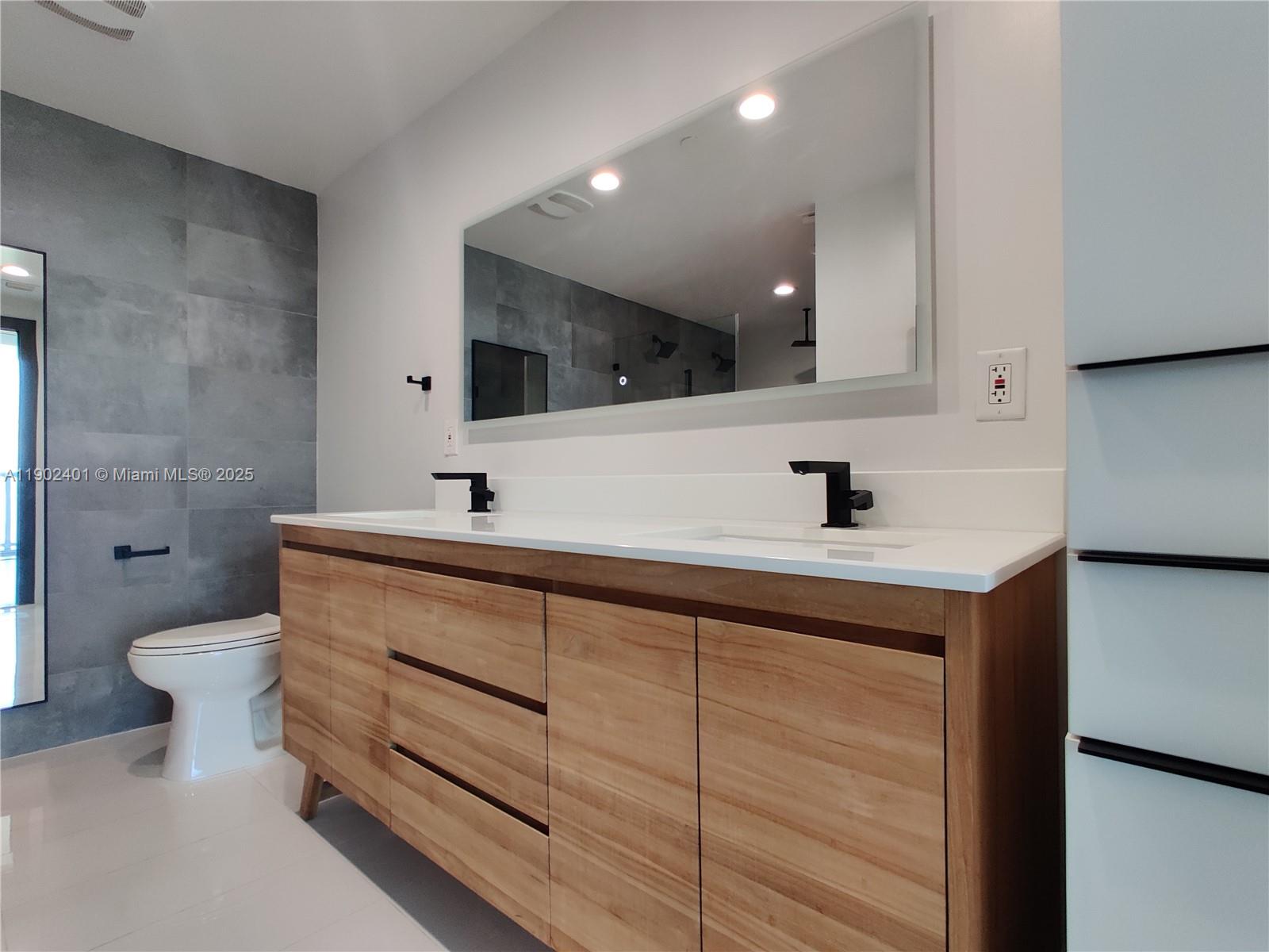 888 Biscayne Blvd #2903, Miami FL 33132