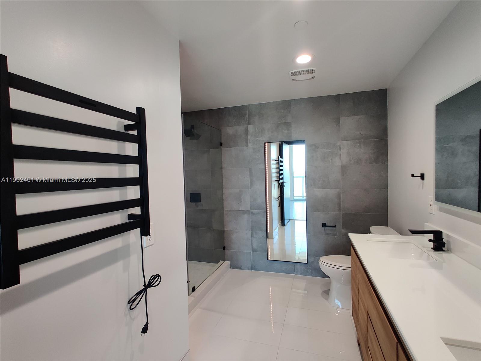 888 Biscayne Blvd #2903, Miami FL 33132
