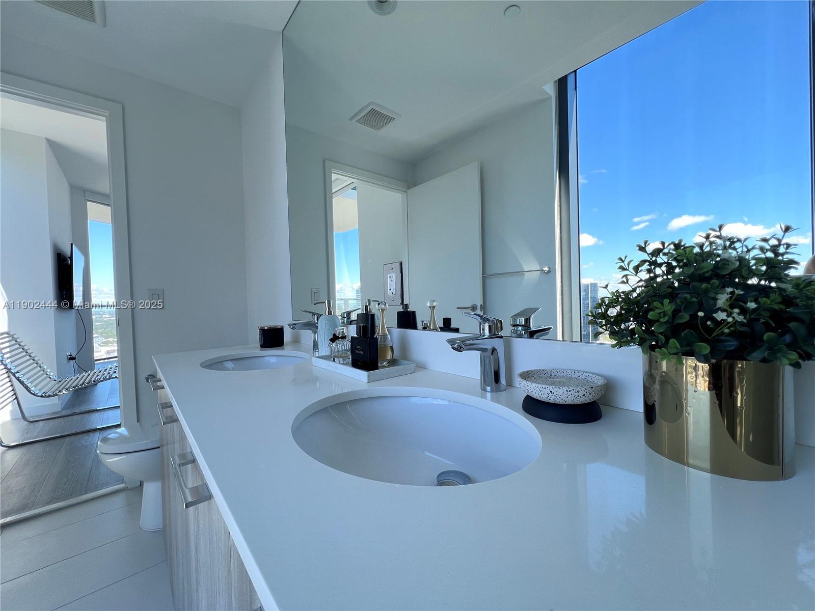 501 NE 31st St #2810, Miami FL 33137