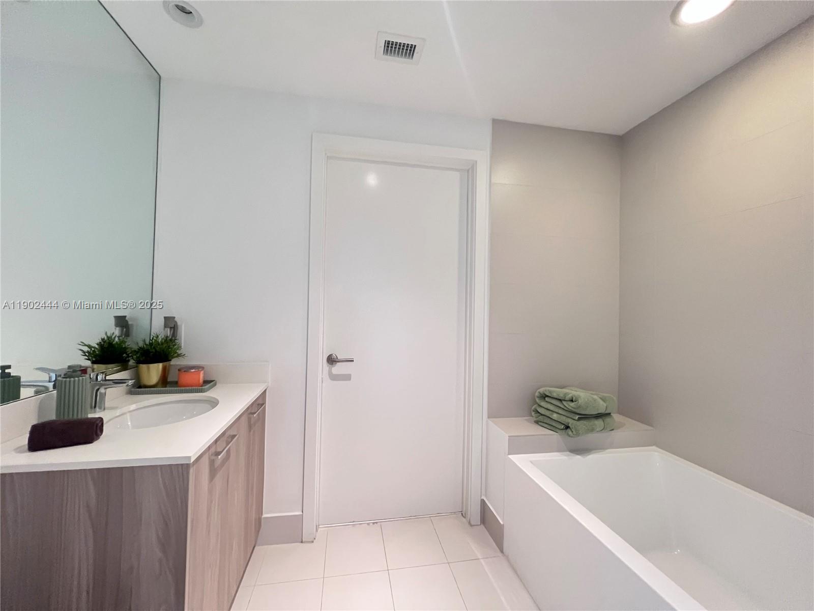 501 NE 31st St #2810, Miami FL 33137