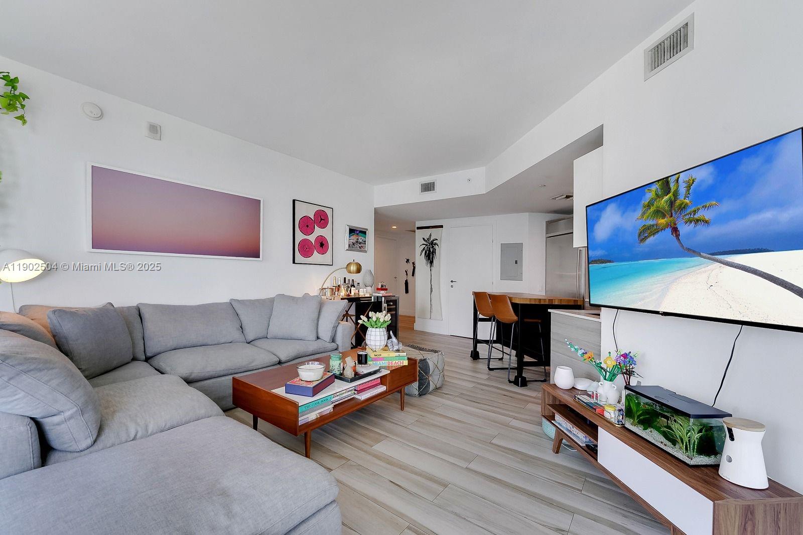 1300 Brickell Bay Dr #2901, Miami FL 33131