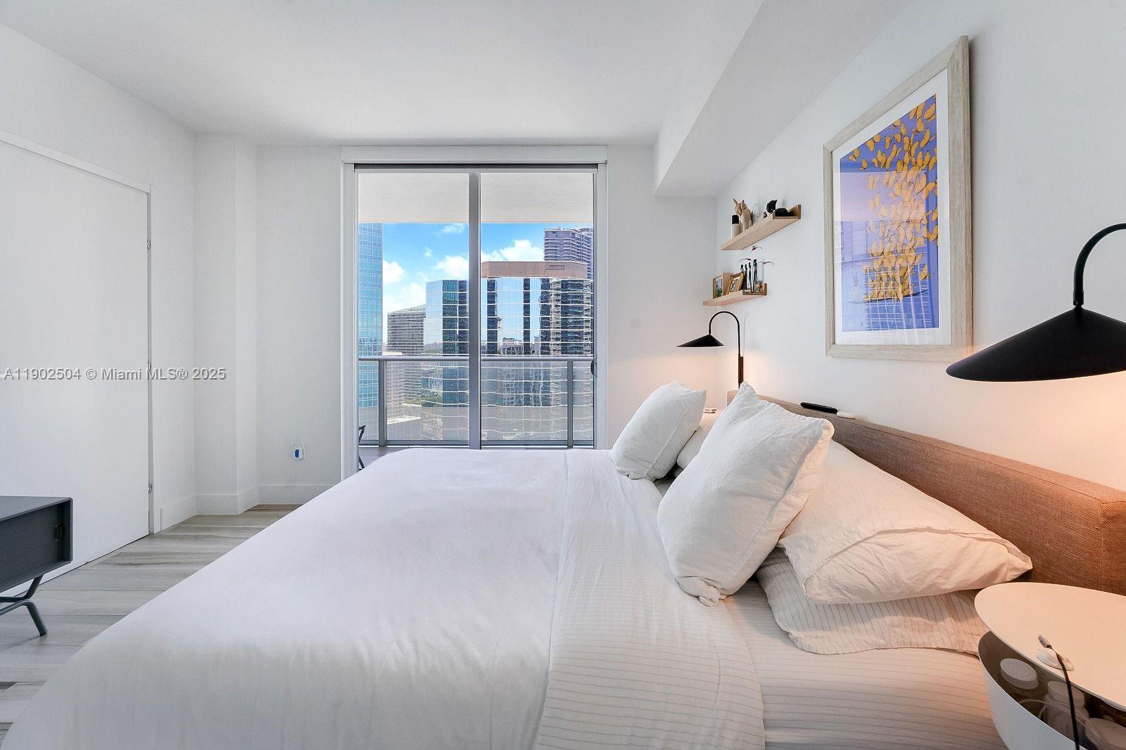 1300 Brickell Bay Dr #2901, Miami FL 33131