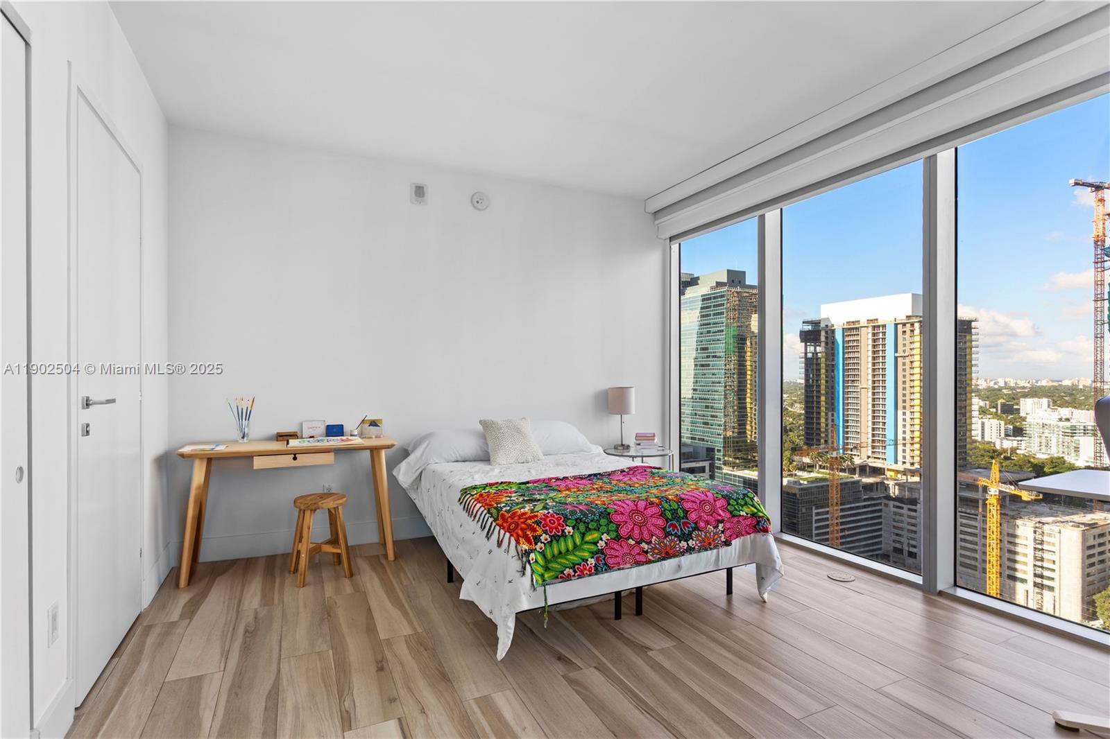 1300 Brickell Bay Dr #2901, Miami FL 33131