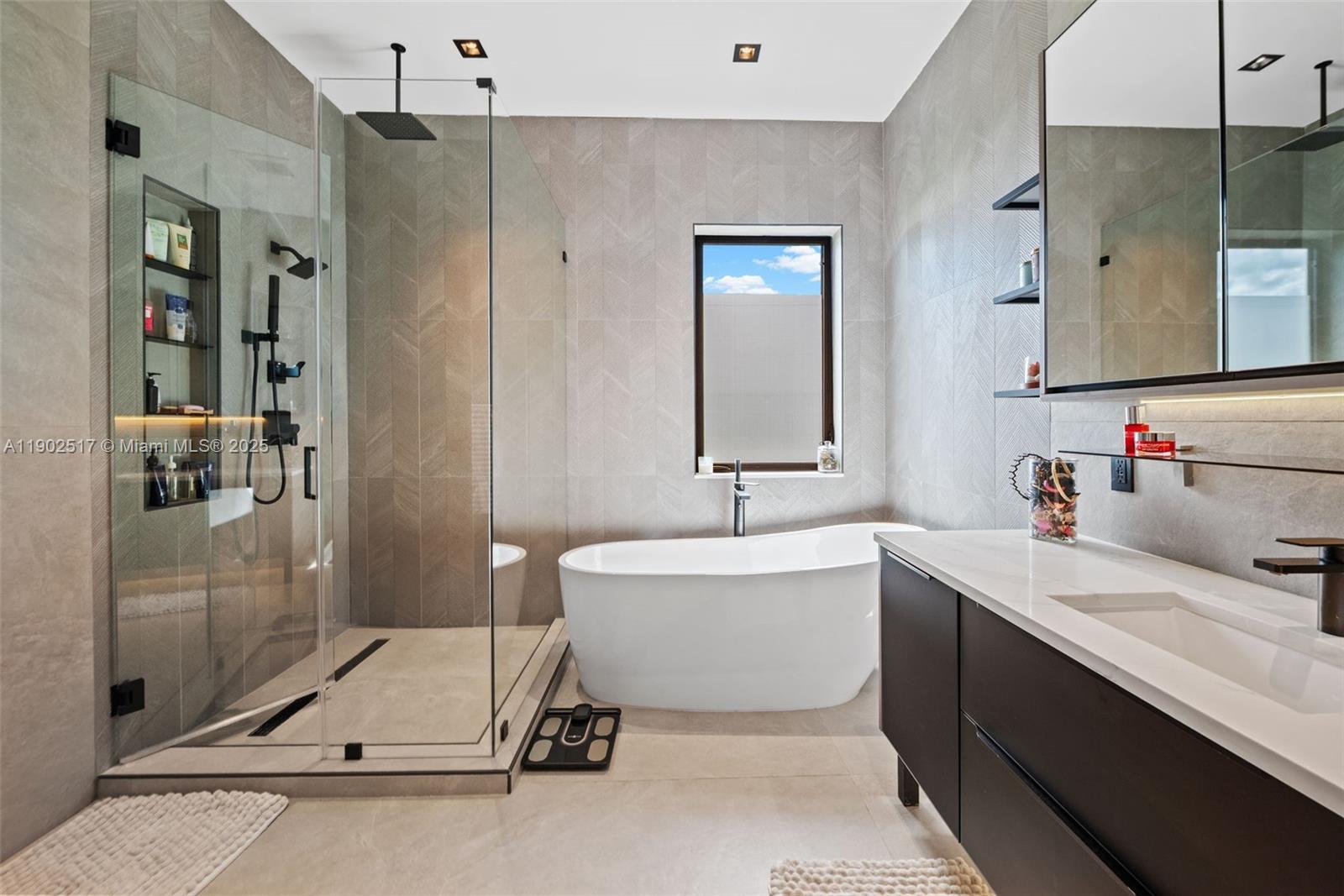 655 Layne Blvd #0, Hallandale Beach FL 33009