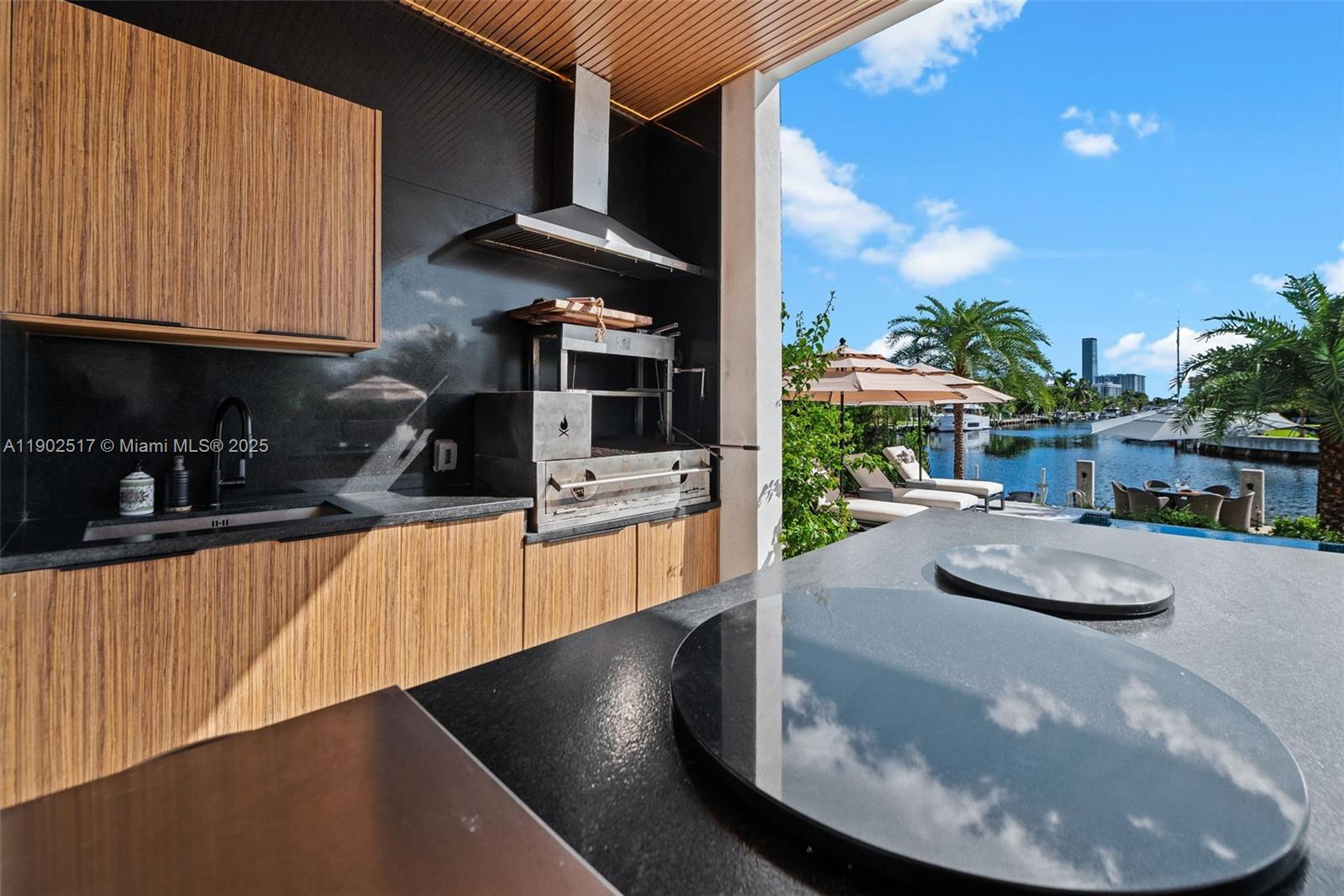 655 Layne Blvd #0, Hallandale Beach FL 33009