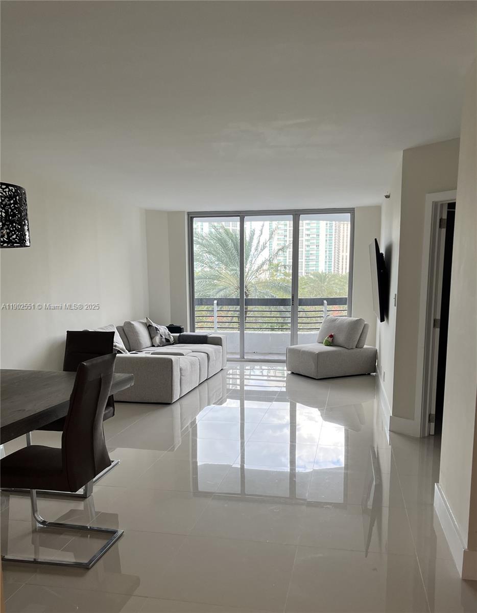 3600 Mystic Pointe Dr #509, Aventura FL 33180