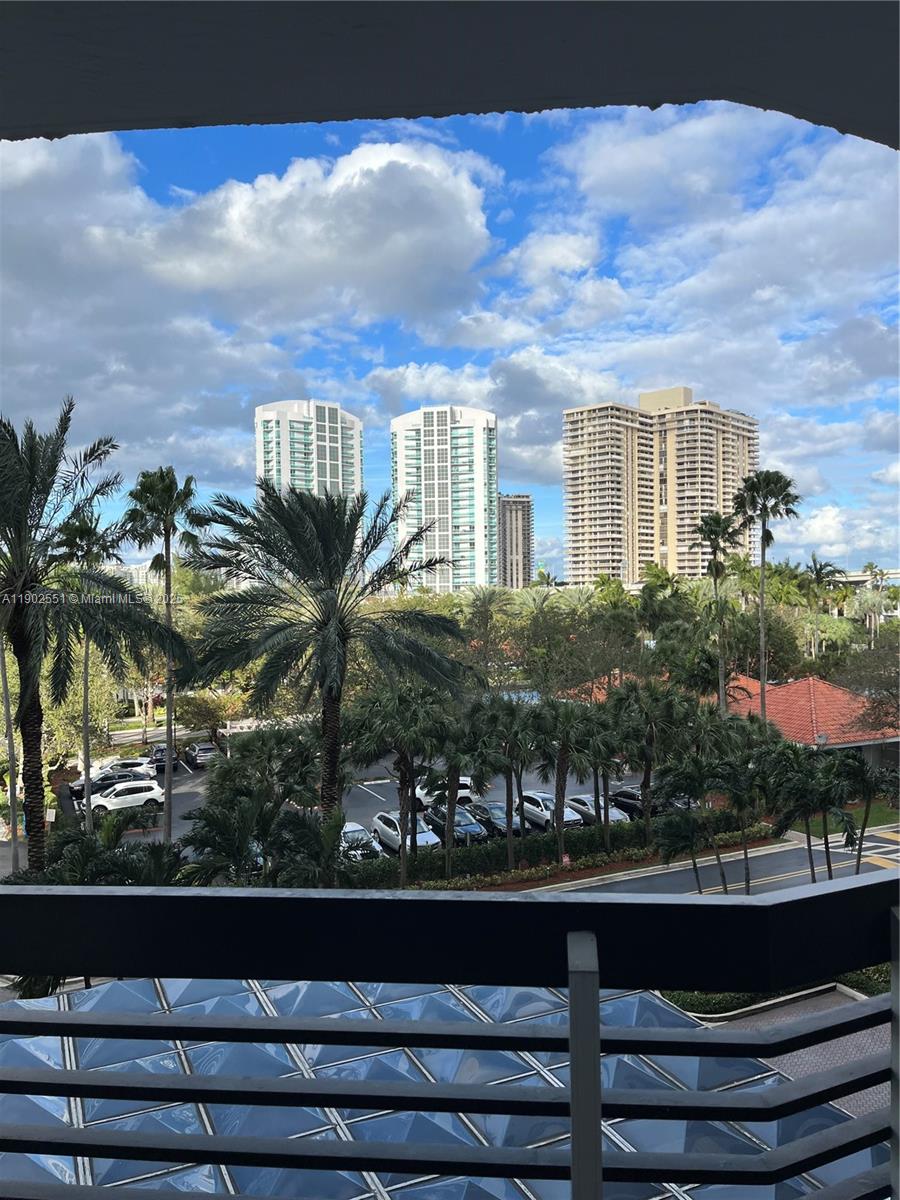 3600 Mystic Pointe Dr #509, Aventura FL 33180