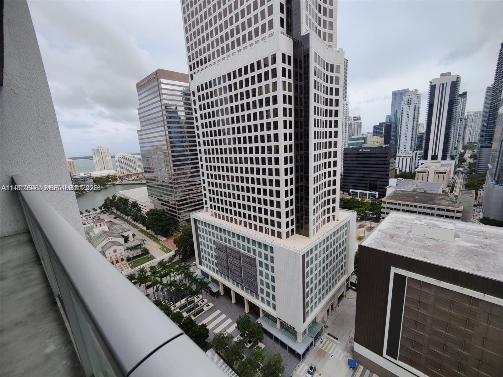 55 SE 6th St #2604, Miami FL 33131