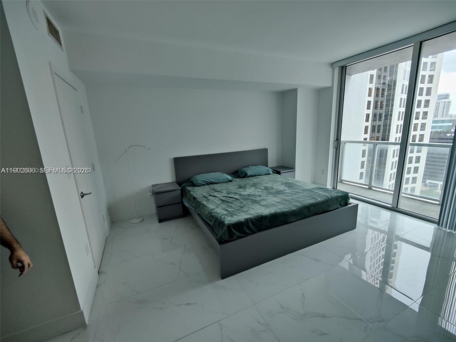 55 SE 6th St #2604, Miami FL 33131