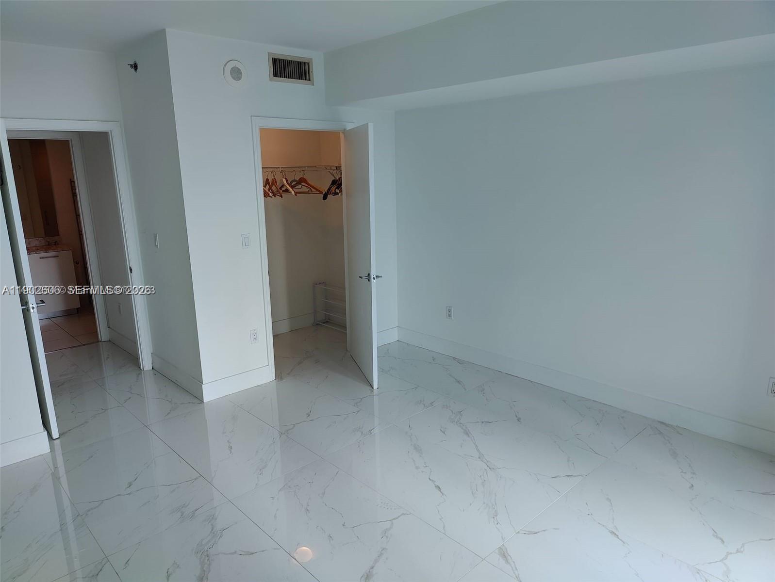 55 SE 6th St #2604, Miami FL 33131