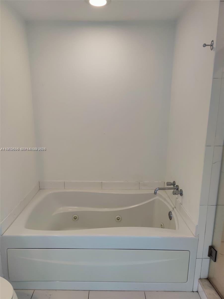 55 SE 6th St #2604, Miami FL 33131