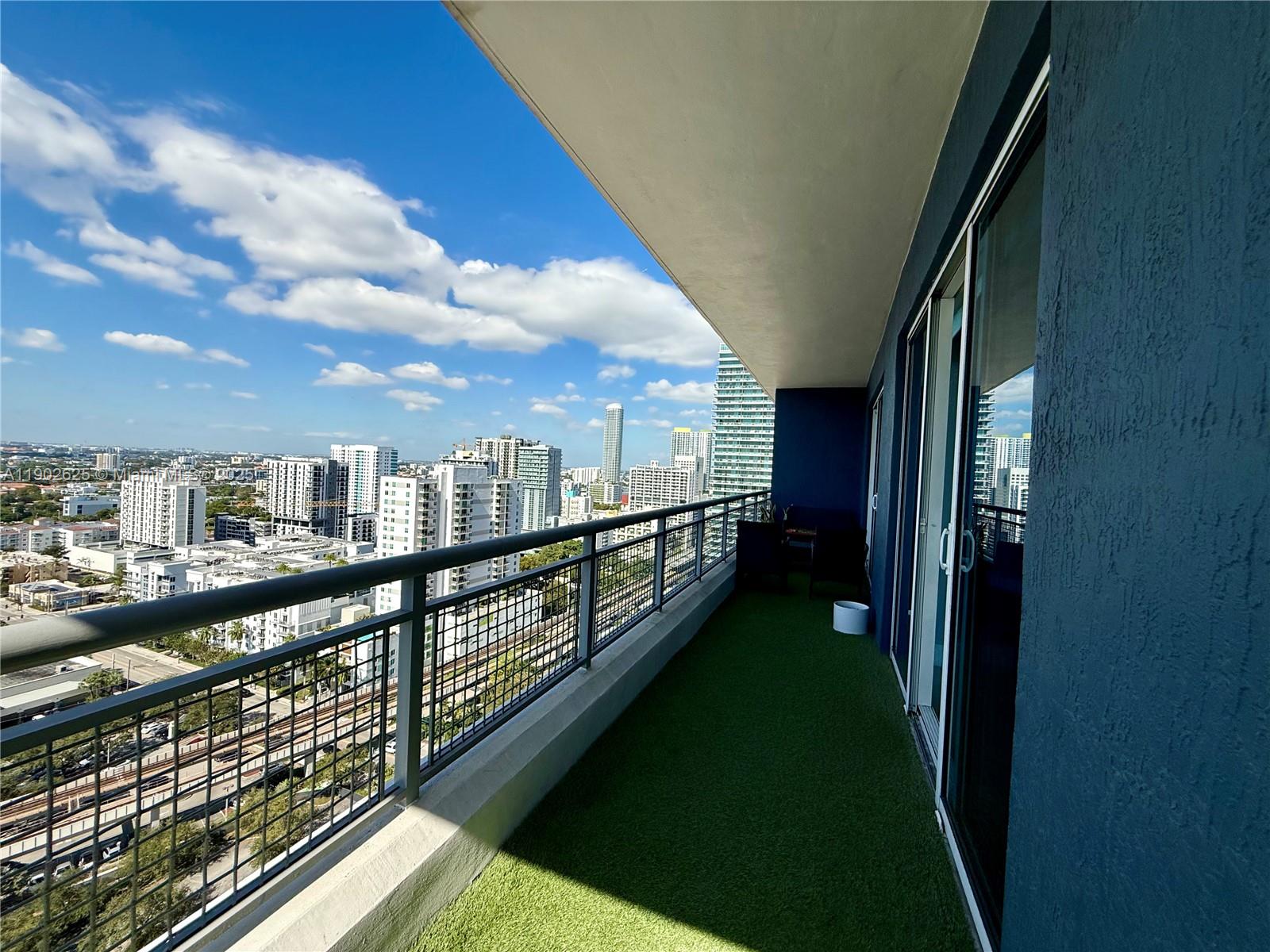 60 SW 13th St #2001, Miami FL 33130