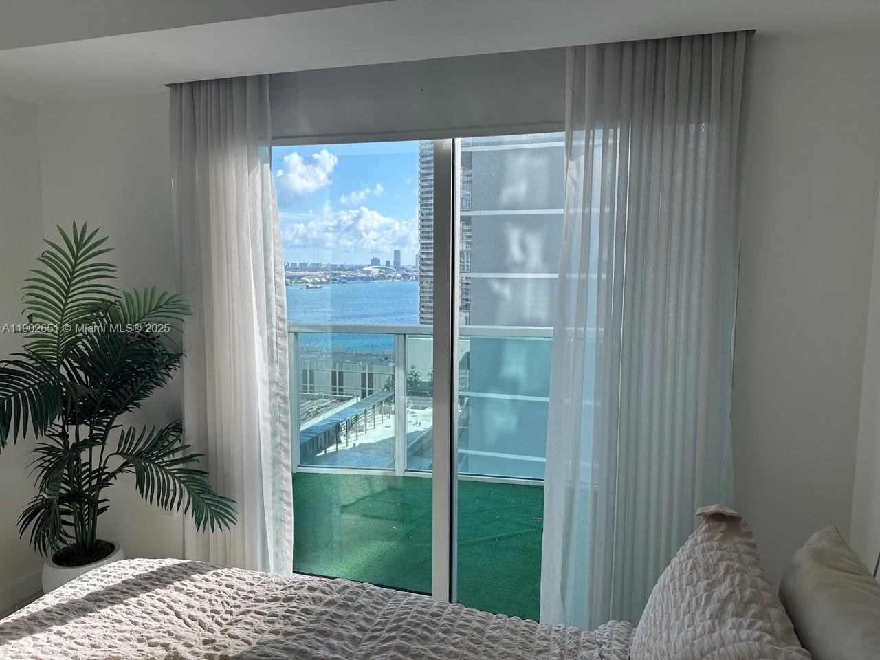41 SE 5th St #1201, Miami FL 33131