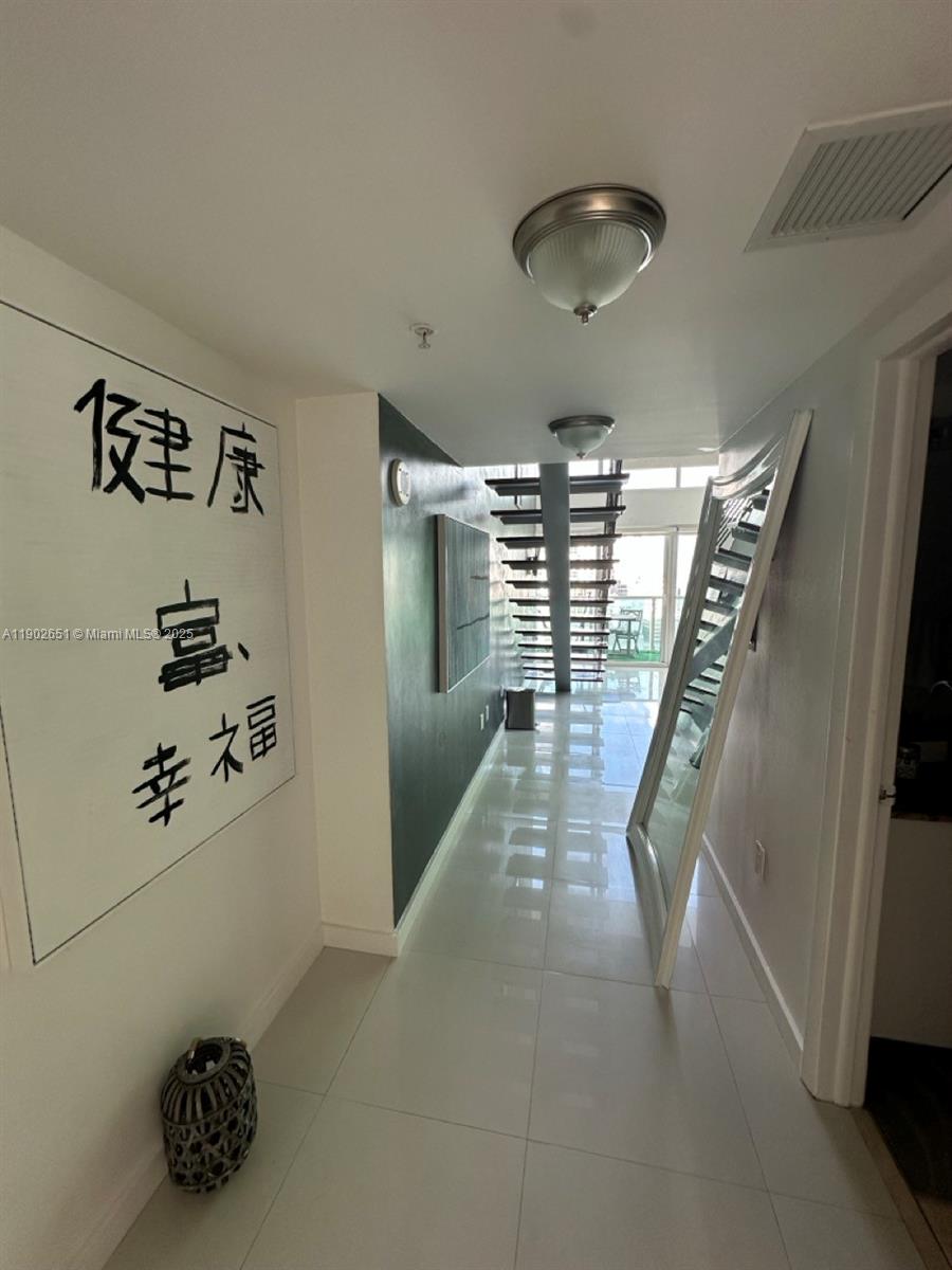 41 SE 5th St #1201, Miami FL 33131