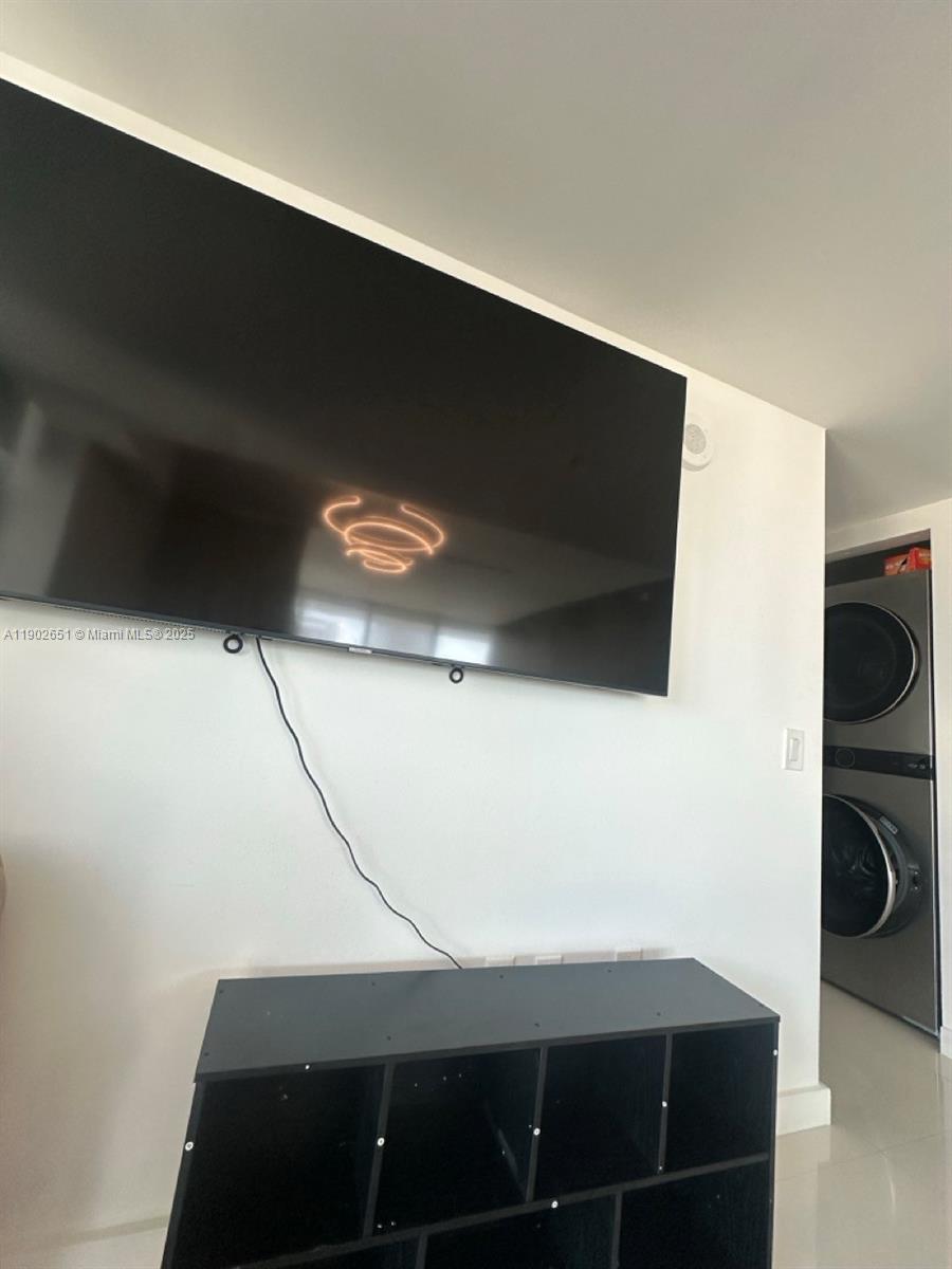 41 SE 5th St #1201, Miami FL 33131
