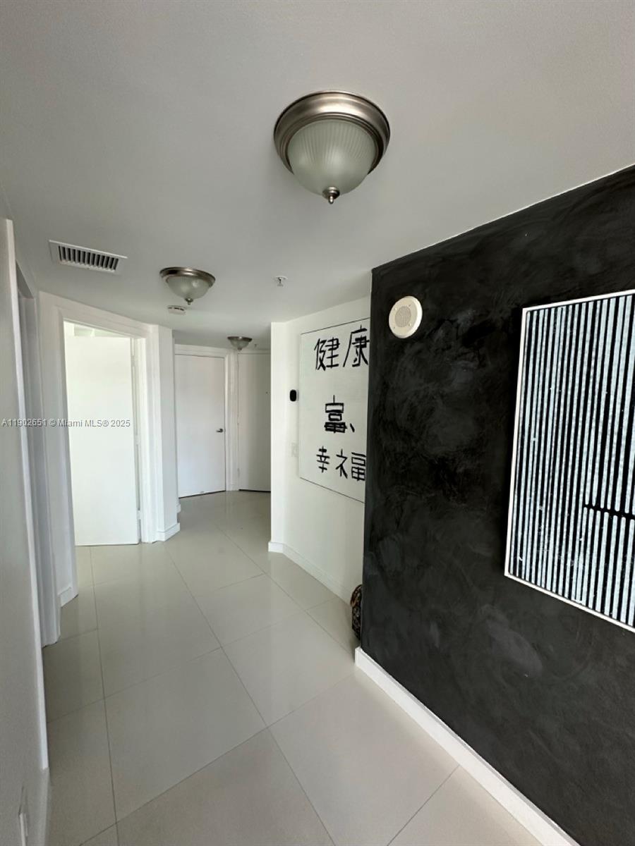 41 SE 5th St #1201, Miami FL 33131