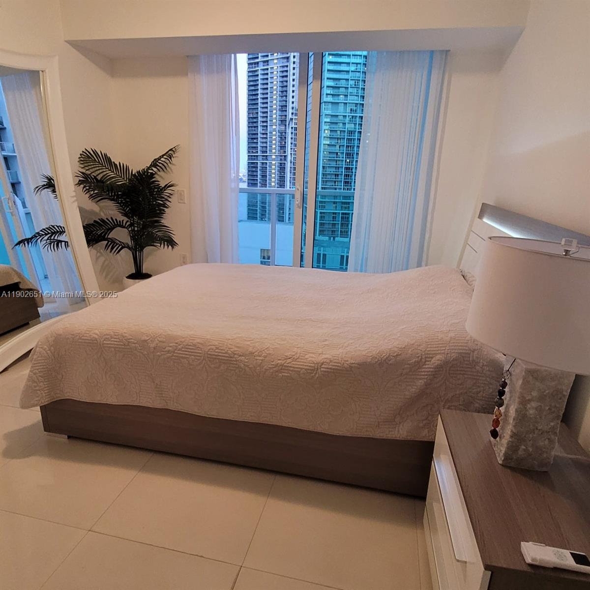41 SE 5th St #1201, Miami FL 33131