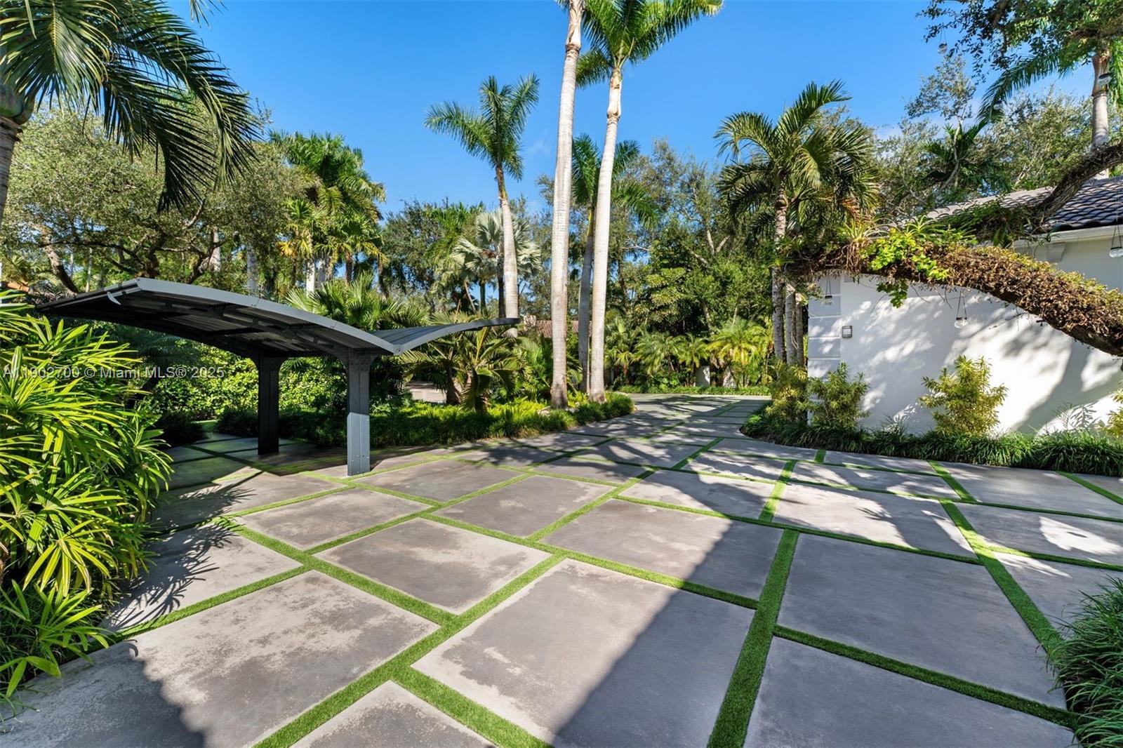 5770 SW 100th St, Pinecrest FL 33156