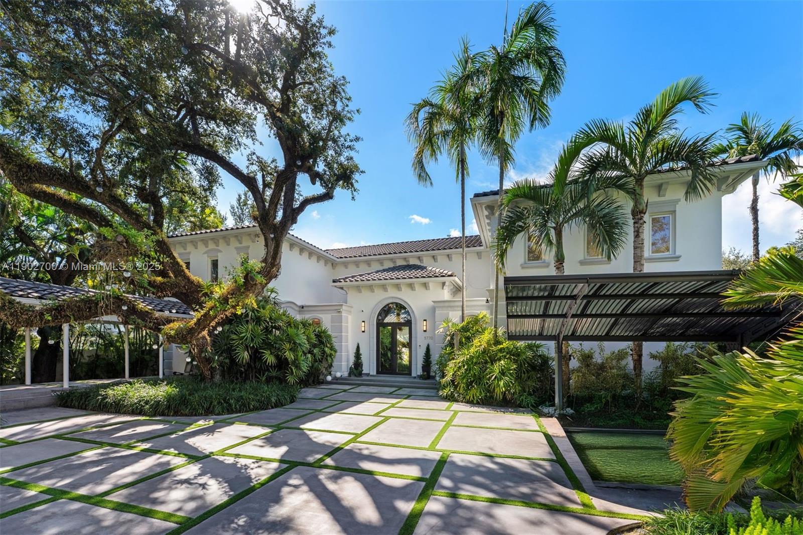 5770 SW 100th St, Pinecrest FL 33156