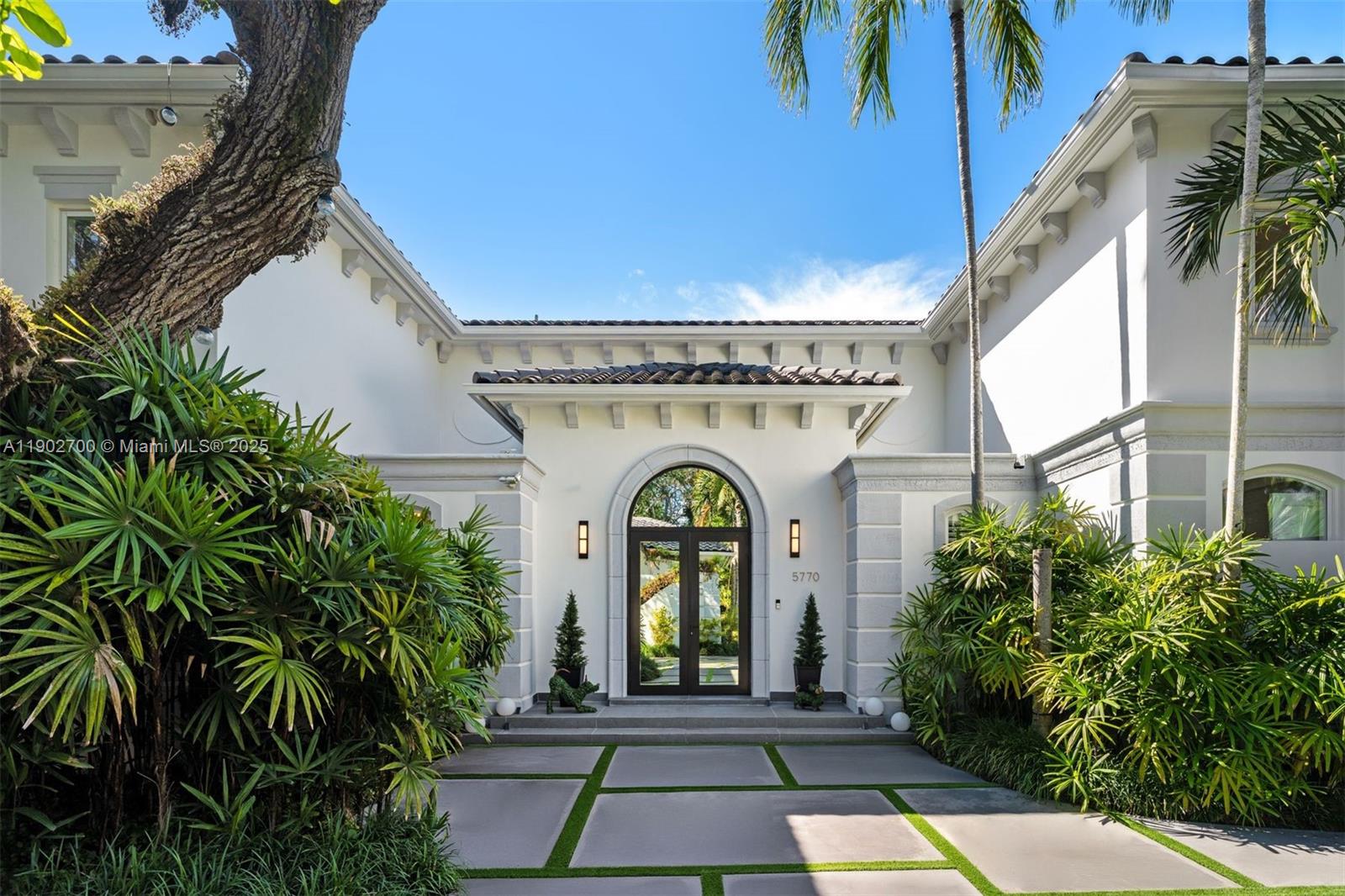 5770 SW 100th St, Pinecrest FL 33156