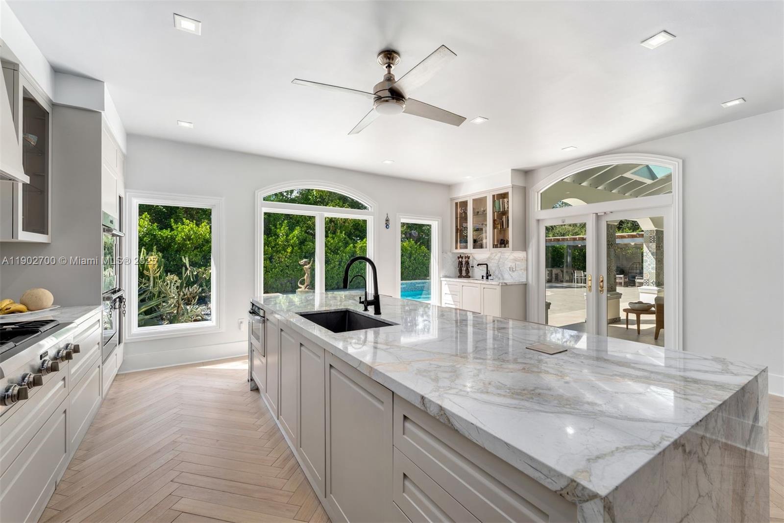 5770 SW 100th St, Pinecrest FL 33156