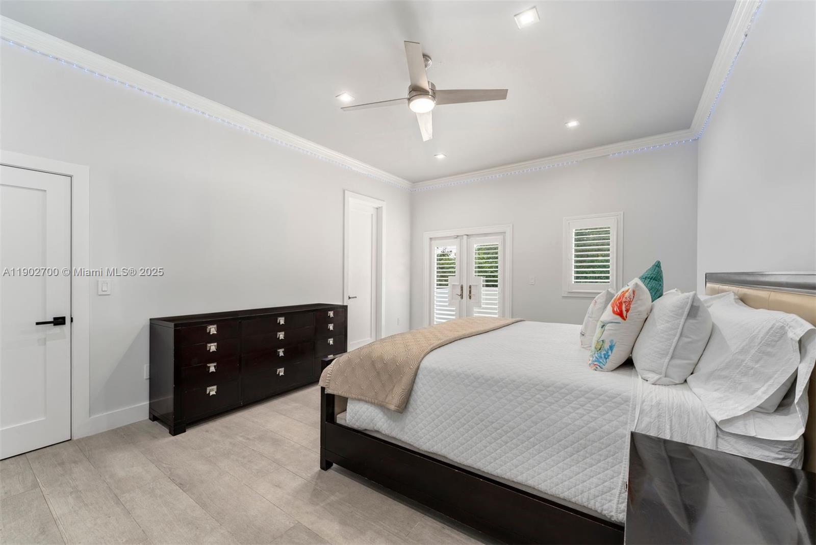 5770 SW 100th St, Pinecrest FL 33156