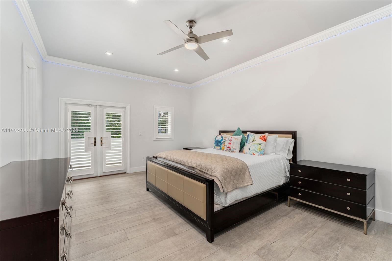 5770 SW 100th St, Pinecrest FL 33156
